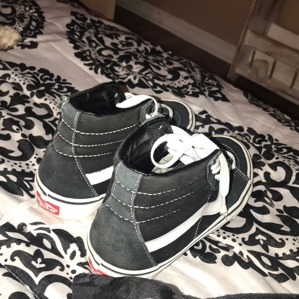 Vans - Picture 3 of 3